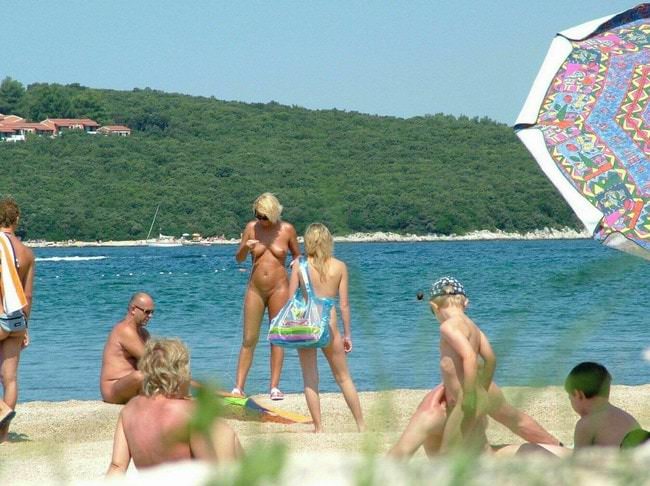 Photo beauty family nudism in Germany [FKK bilder] [ヌーディズムについて学ぶ]