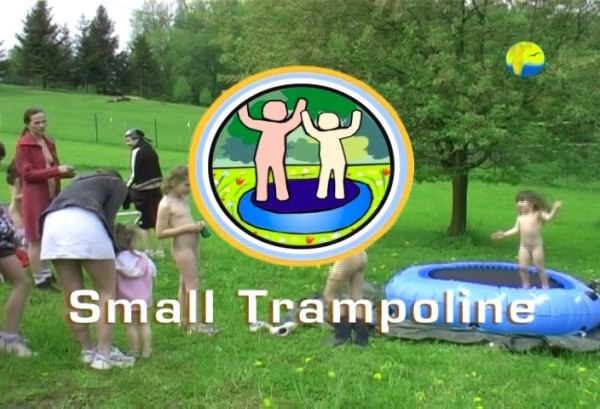 Small Trampoline - new family nudism video [720×480 | 01:23:43 | 2.5 GB] [ヌーディズムについて学ぶ]