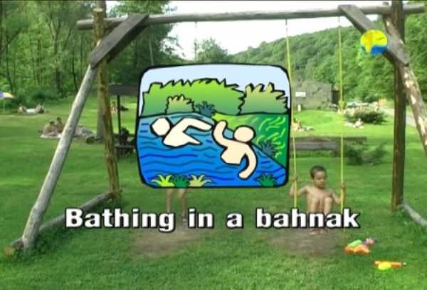 Bathing in a Bahnak - new family nudist camp video [720x480 | 02:05:16 | 2.28 GB] [ヌーディズムについて学ぶ]