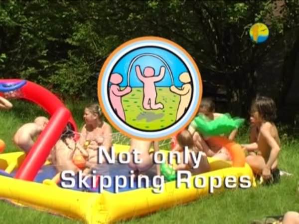 Not only Skipping Ropes - new nudism family nudism video [720x480 | 00:55:01 | 2.23 GB] [ヌーディズムについて学ぶ]