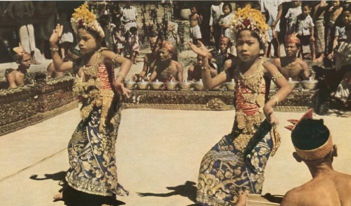 Legong: Dance of the Virgins 1935 [Bali India] Documentary naturism film [ヌーディズムについて学ぶ]